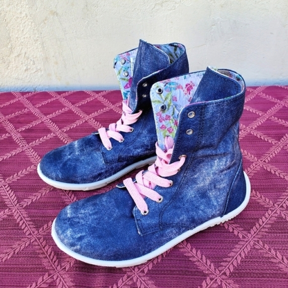 Andrea Shoes - Picture 2 of 6